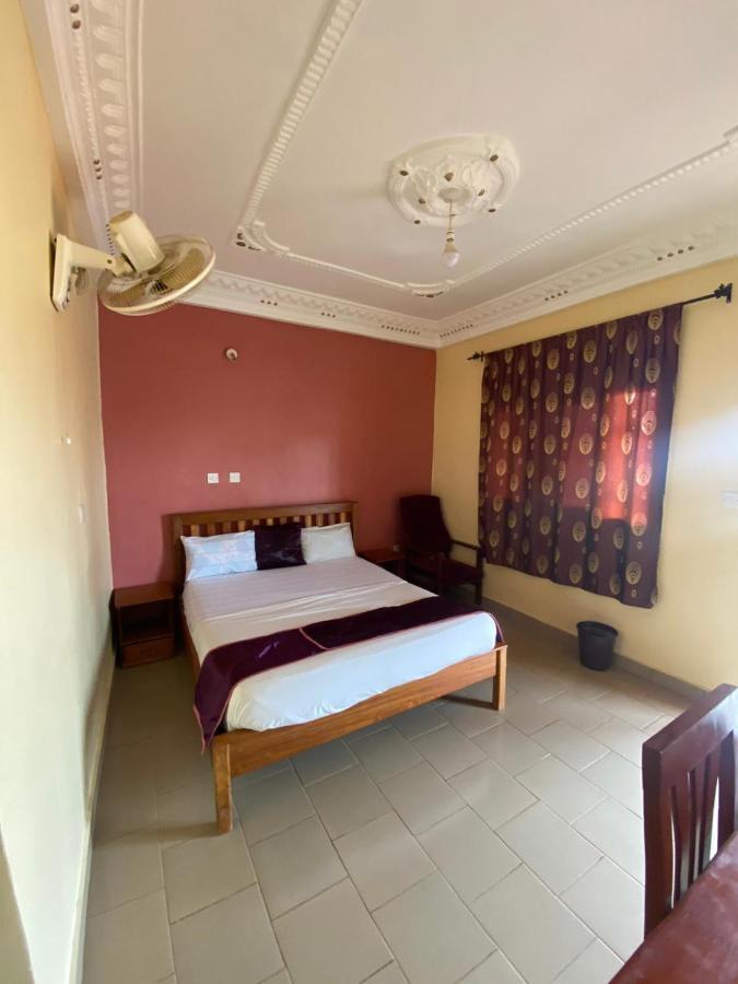 Britannia Hotel Cmr Yaoundé Eksteriør bilde