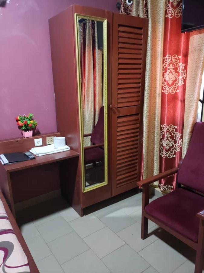 Britannia Hotel Cmr Yaoundé Eksteriør bilde