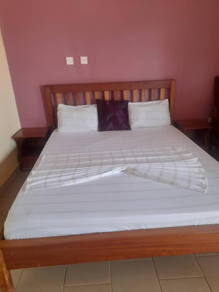 Britannia Hotel Cmr Yaoundé Eksteriør bilde